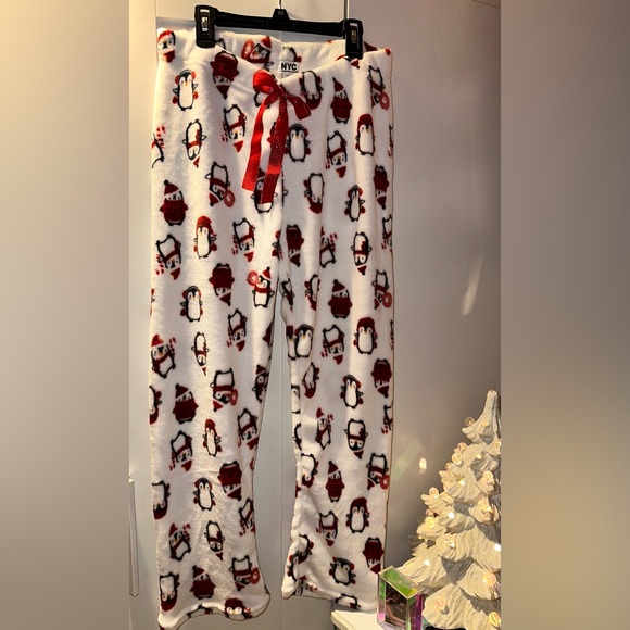 NWOT NYC Underground Women's Penguin Printed Plush Straight Leg Lounge Pants - Picture 7 of 7